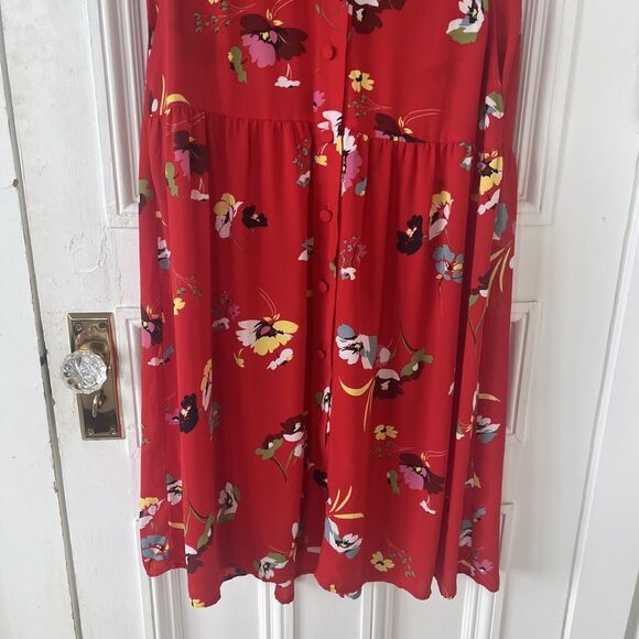 Cabi Afternoon Dress #6218 Red floral Pattern Medium Retail: $158 2 Pockets - Picture 3 of 12